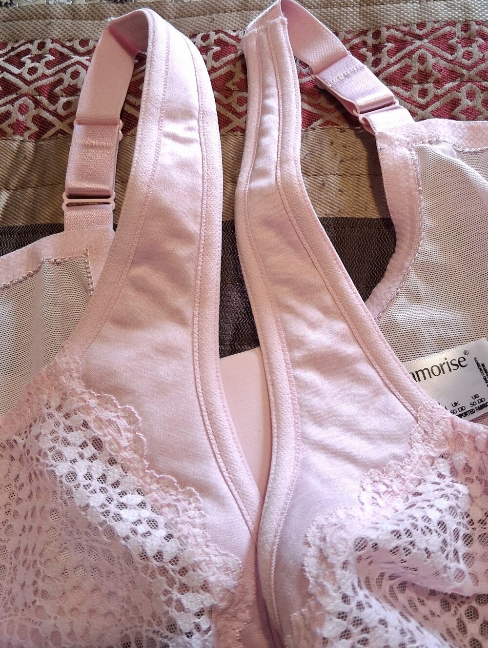 Glamorise Magic-Lift Moisture Control Lace Pink Bra Full Coverage Wire Free 50DD - Picture 10 of 15
